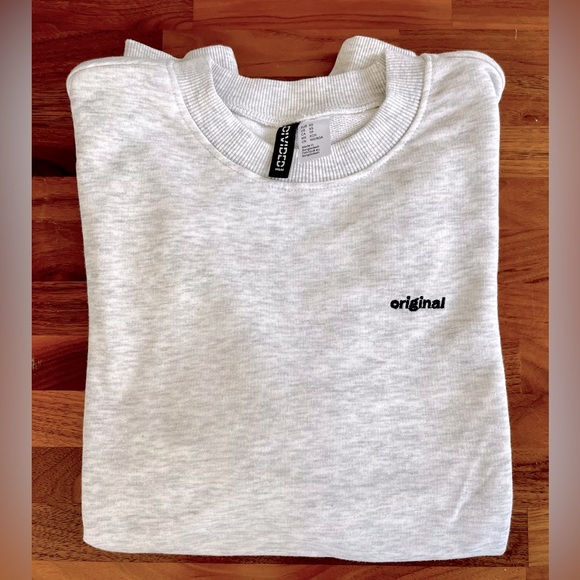 H&M Divided Crop Sweatshirt Size XS - Picture 3 of 4